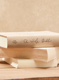 Hosanna Revival Notetaking Bible - Marlo Theme Detail 2 - TULLABEE