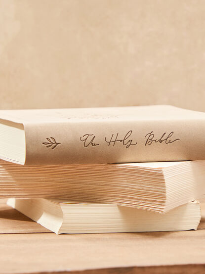 Hosanna Revival Notetaking Bible - Marlo Theme - TULLABEE