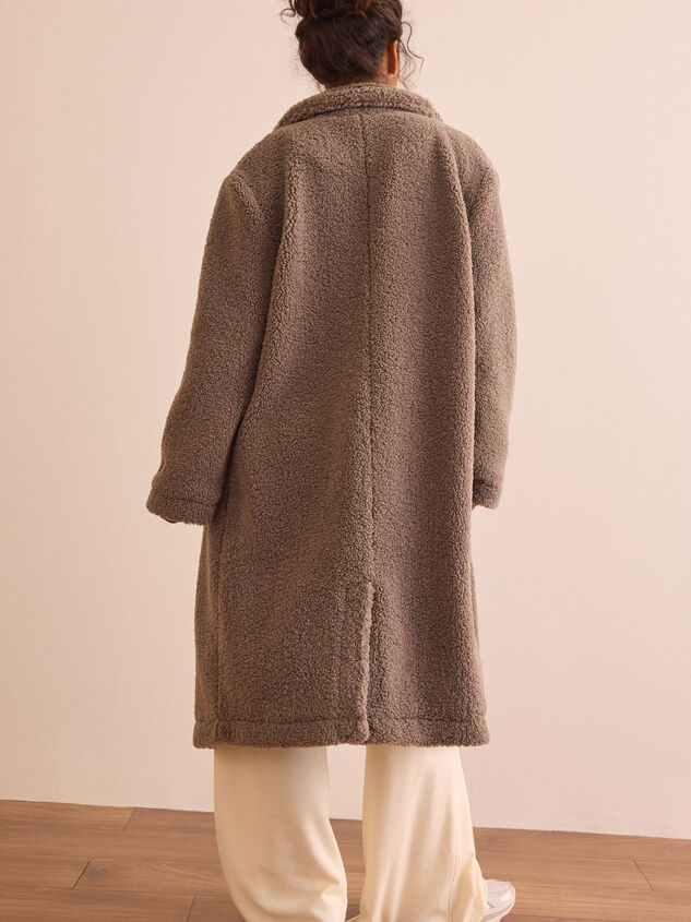 Aspen Overlook Teddy Coat Detail 5 - TULLABEE