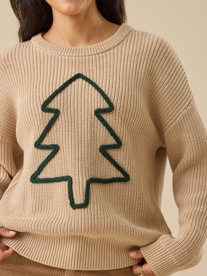 Embroidered Christmas Tree Mama Sweater - TULLABEE