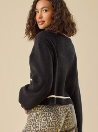 Isabel Whipstitch Trim Sweater Detail 4 - TULLABEE