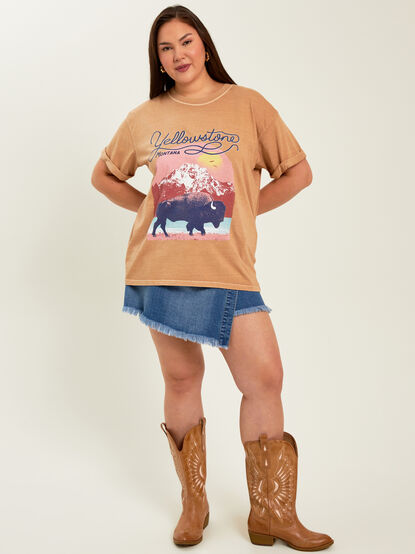 Yellowstone Bison Graphic Tee - TULLABEE