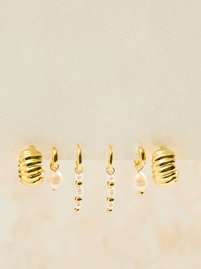 18K Gold Pearl Mini Hoop Earring Set - TULLABEE