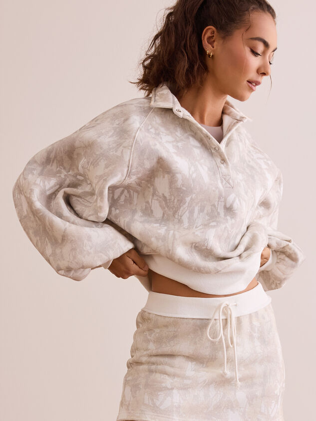 Peak Balloon Sleeve Camo Pullover Detail 2 - TULLABEE