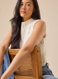 Azalea Mock Neck Vest Detail 3 - TULLABEE
