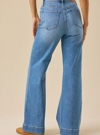 Zinnia Front Seam Flare Jeans Detail 5 - TULLABEE