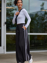 On The Run Detailed Pants Detail 6 - TULLABEE