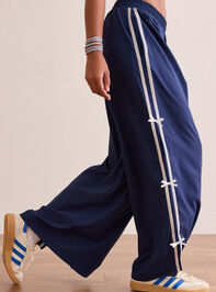 Go Further Wide Leg Bow Pants Detail 2 - TULLABEE