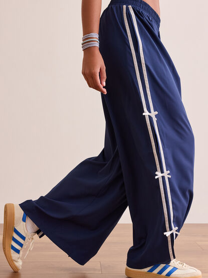 Go Further Wide Leg Bow Pants - TULLABEE