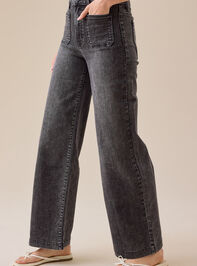 Braylee Straight Leg Jeans Detail 3 - TULLABEE