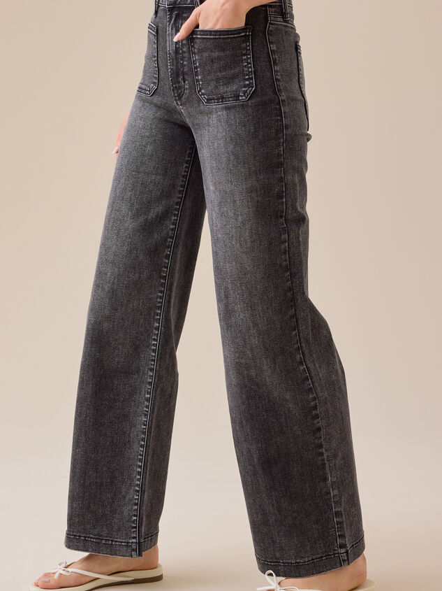 Braylee Straight Leg Jeans Detail 3 - TULLABEE