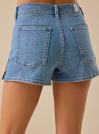 Lillie Claire Denim Shorts Detail 5 - TULLABEE