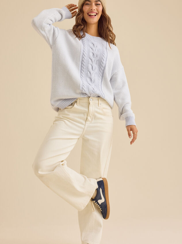 Lilly Oversized Cable Sweater Detail 2 - TULLABEE