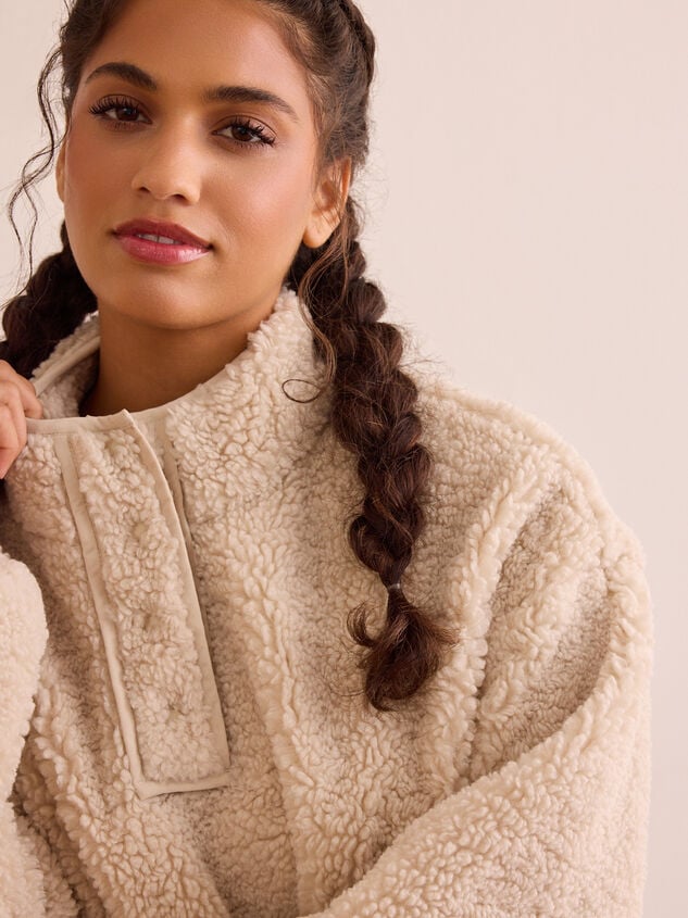 Cozy Circuit Sherpa Detail 3 - TULLABEE