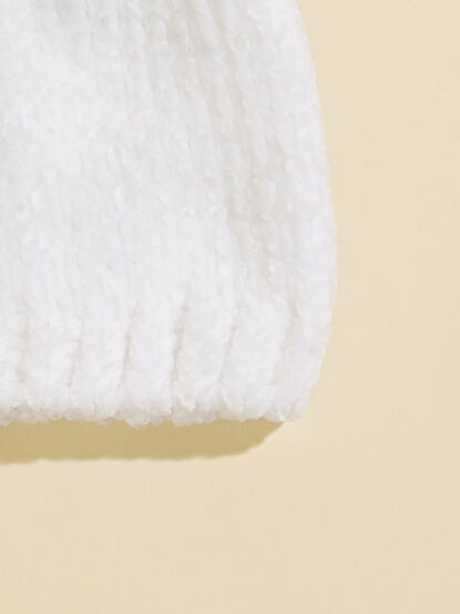 Chenille Pom Pom Beanie - TULLABEE