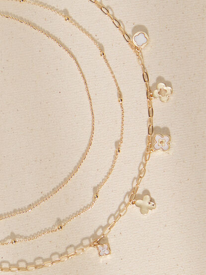 Clover Glow Necklace - TULLABEE