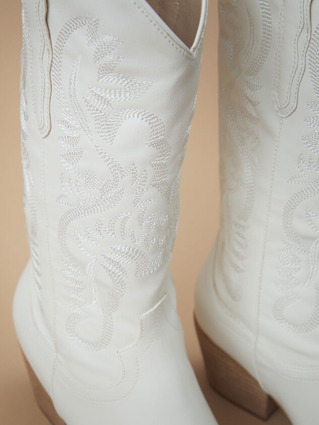 Amaya Western Boots Detail 6 - TULLABEE