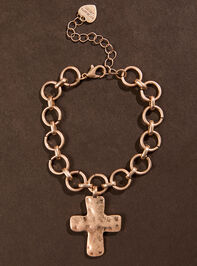 Esther Hammered Cross Charm Bracelet - TULLABEE