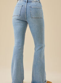 Zoya High Rise Flare Jeans Detail 4 - TULLABEE