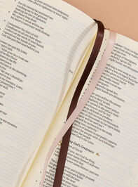 Hosanna Revival Notetaking Bible- Edinburgh Theme Detail 2 - TULLABEE