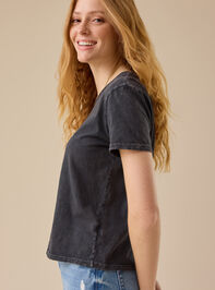 Kyla Girlfriend Tee Detail 3 - TULLABEE