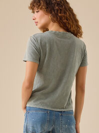 Kyla Girlfriend Tee Detail 4 - TULLABEE
