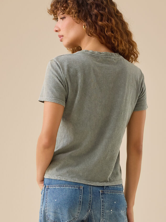 Kyla Girlfriend Tee Detail 4 - TULLABEE