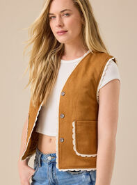 Cali Suede Trim Vest Detail 4 - TULLABEE