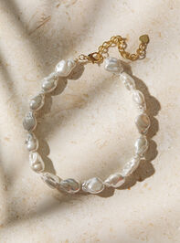 Baroque Pearl Choker Detail 2 - TULLABEE