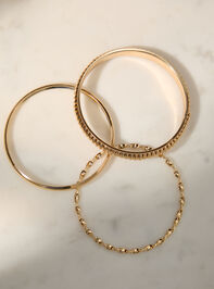 Ribbed Twisted Bangle Set Detail 3 - TULLABEE