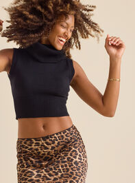Janet Turtle Neck Vest Detail 3 - TULLABEE
