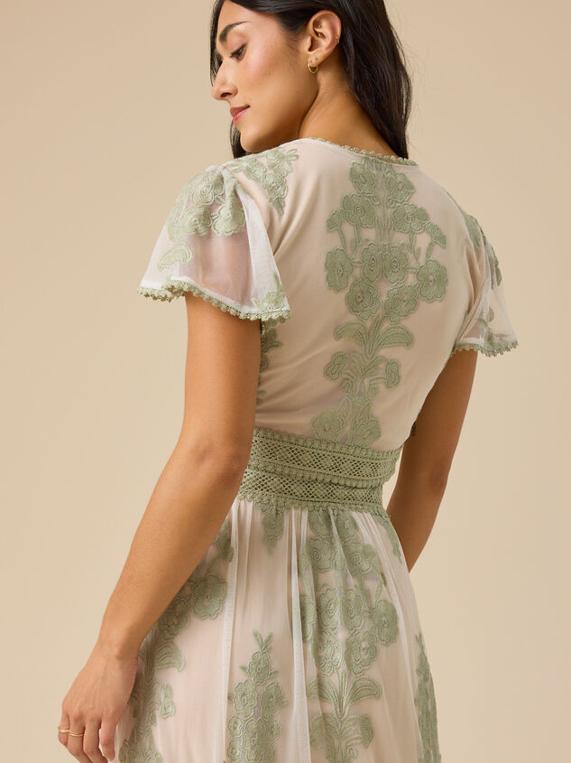 Arissa Floral Embroidered Top Detail 4 - TULLABEE