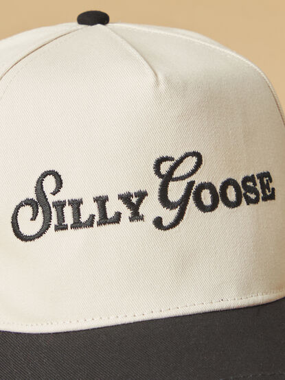 Silly Goose Trucker Hat - TULLABEE