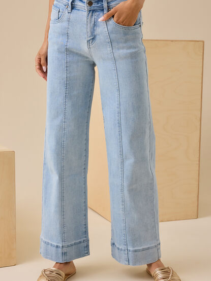 Henley Cropped Jeans - TULLABEE