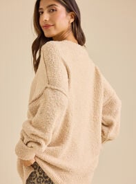 Ariana Oversized Sweater Detail 5 - TULLABEE