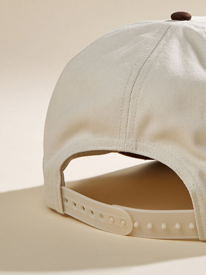 Mama Embroidered Trucker Hat - TULLABEE