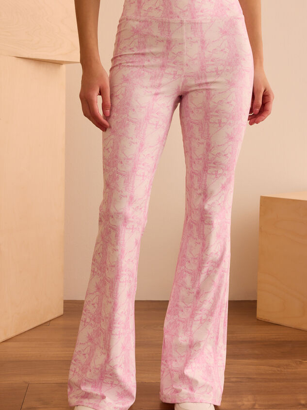 Roam Free Camo Flare Leggings Detail 3 - TULLABEE