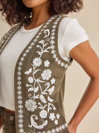 Willow Corduroy Embroidered Vest Detail 3 - TULLABEE