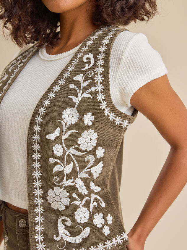 Willow Corduroy Embroidered Vest Detail 3 - TULLABEE