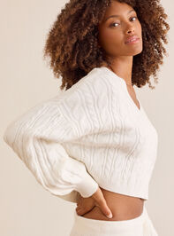 Dreamline Cable Knit Sweater Detail 3 - TULLABEE