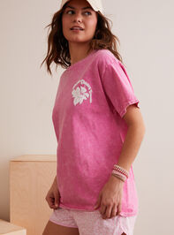 Chasing Sunsets Graphic Tee Detail 4 - TULLABEE