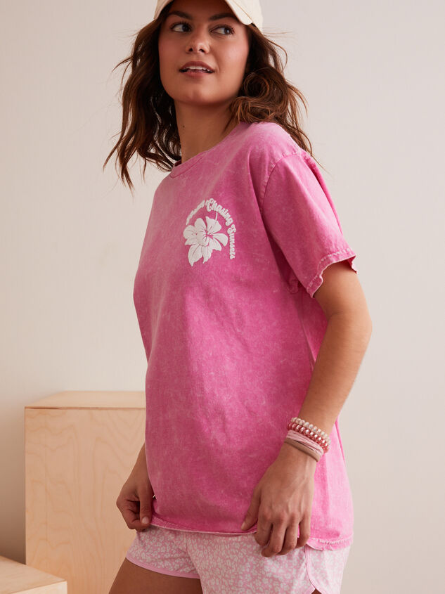 Chasing Sunsets Graphic Tee Detail 4 - TULLABEE