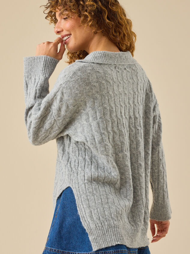 Alaiya Oversize Cable Sweater Detail 6 - TULLABEE