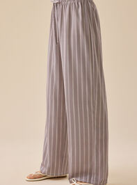 Jaylyn Striped Pants Detail 4 - TULLABEE