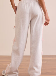 Pit Stop Bow Sweatpants Detail 5 - TULLABEE