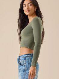 Everyday Seamless Long Sleeve Top Detail 3 - TULLABEE