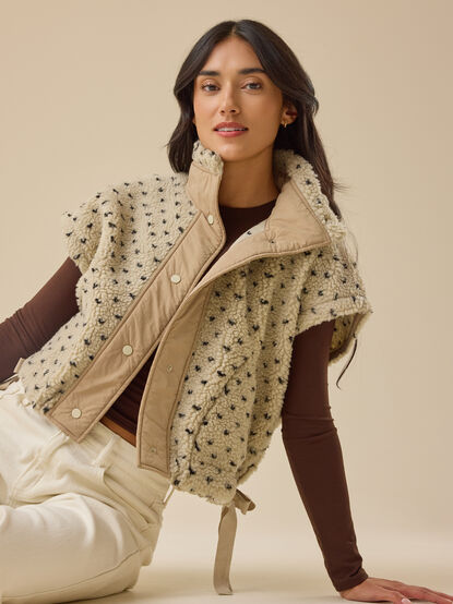 Soren Sherpa Vest - TULLABEE