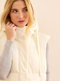 Longline Puffer Vest Detail 2 - TULLABEE