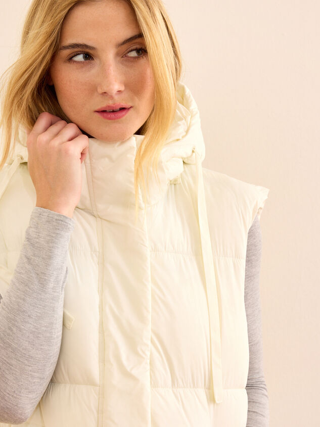 Longline Puffer Vest Detail 2 - TULLABEE