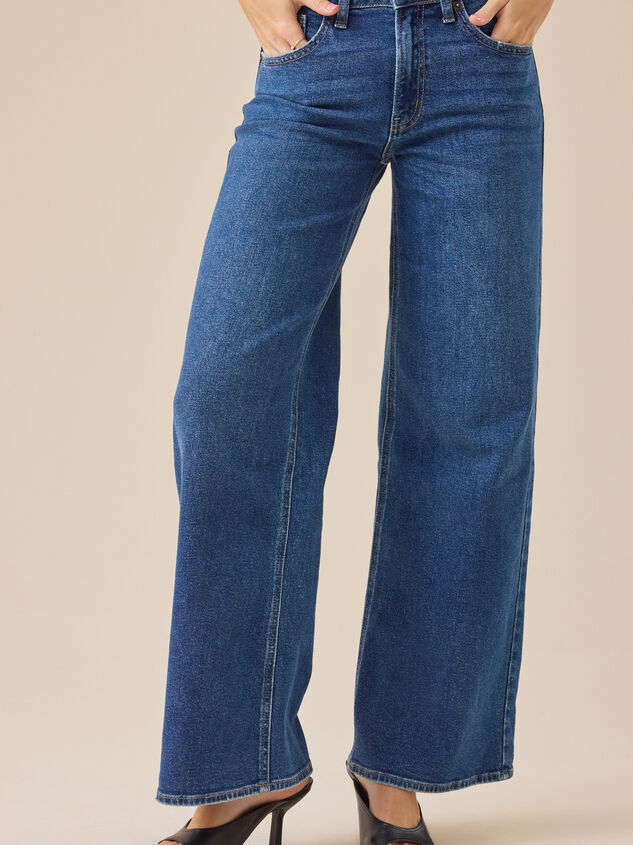 Logan Straight Leg Jean Detail 3 - TULLABEE